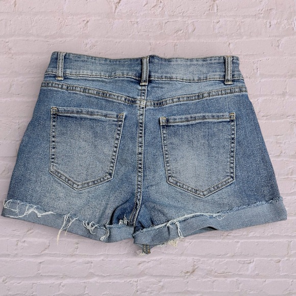 No Boundaries Women's Denim Blue Jean Shorts - Picture 2 of 3